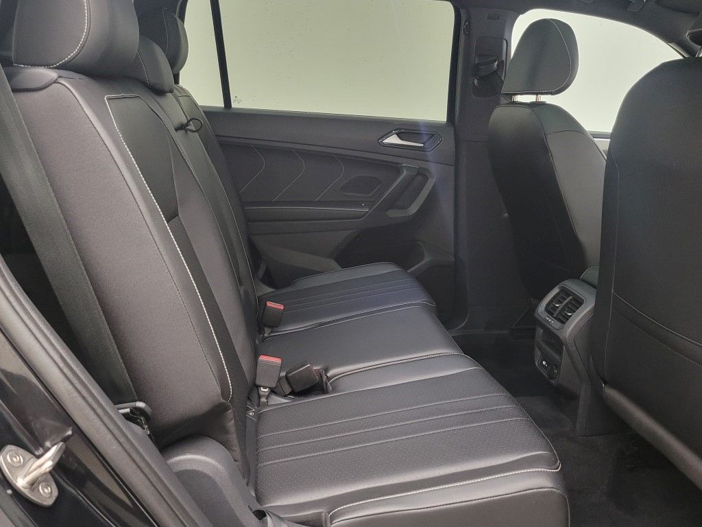 Thumbnail: 2024 Volkswagen Tiguan - 15