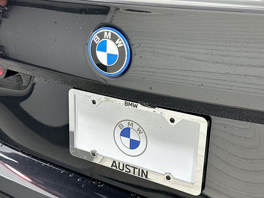 Thumbnail: 2025 BMW i5 - 22