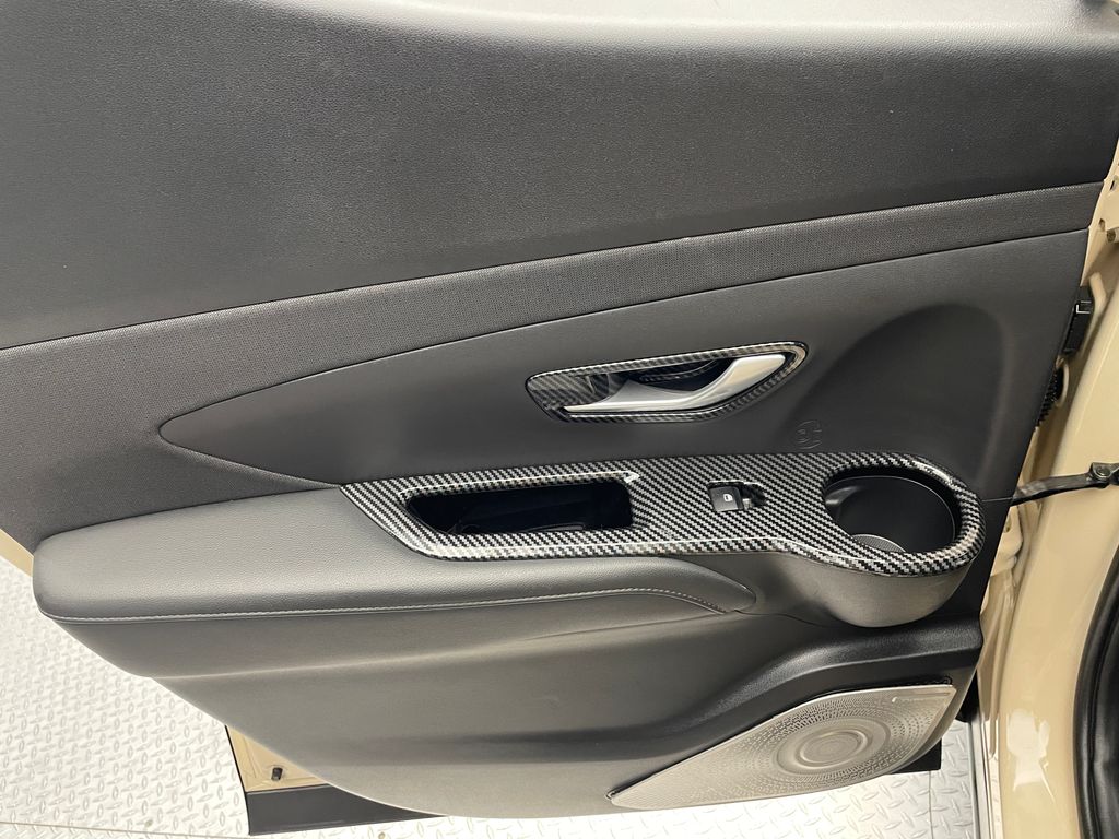 Thumbnail: 2022 Hyundai Santa Cruz - 31