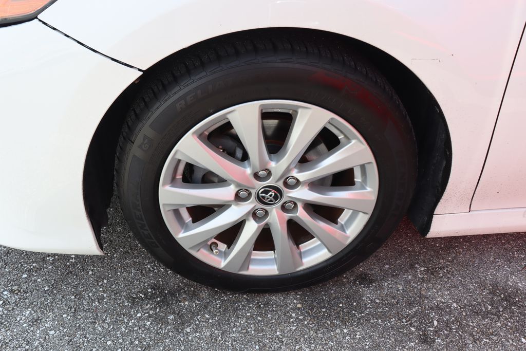 2019 Toyota Camry LE 4