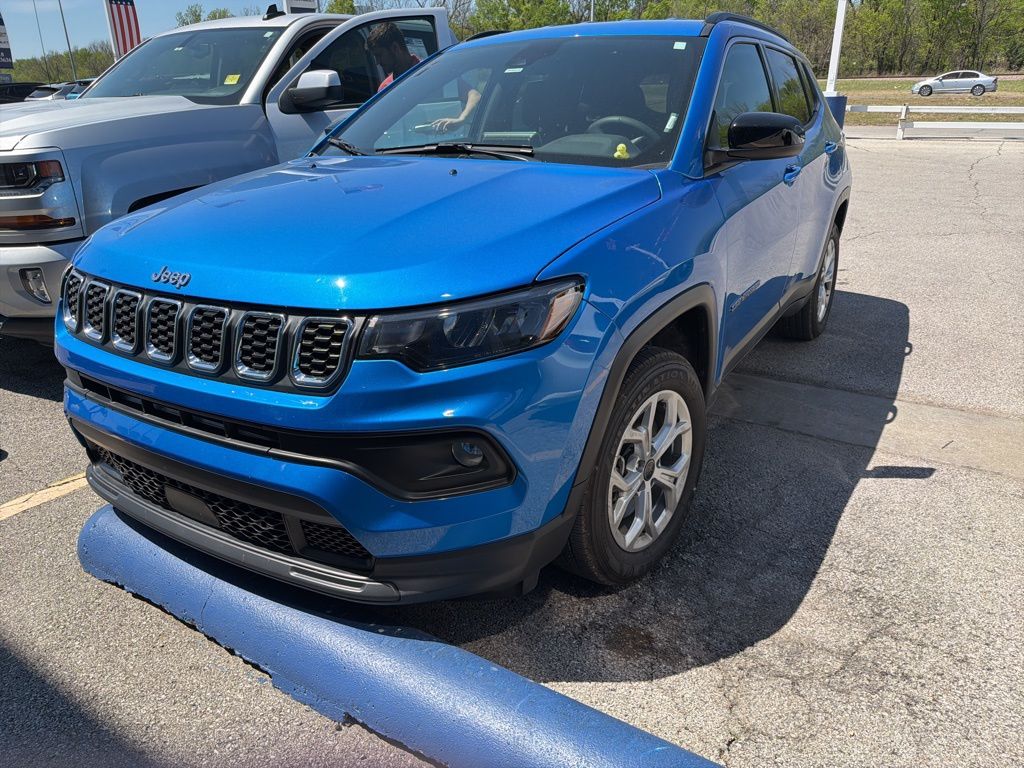 Hydro Blue Pearlcoat 2025 Jeep Compass Latitude 4WD SUV / Crossover Four-Wheel Drive 8-Speed Automatic