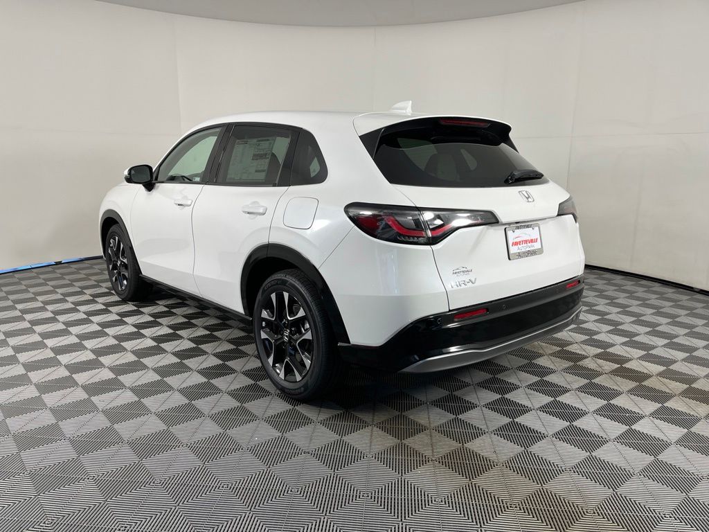 Thumbnail: 2027 Honda HR-V - 3
