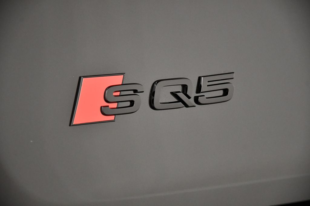 2025 Audi SQ5  9