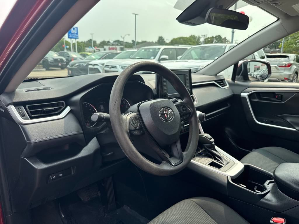 2022 Toyota RAV4 LE photo 16