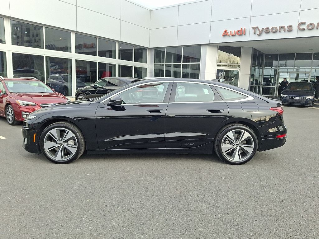 Thumbnail: 2025 Audi e-tron S - 7