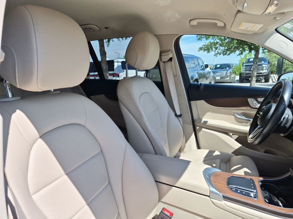 Used Car 2022 Mercedes-benz Glc  Glc 300 For Sale Under $35,000 In Austin, Texas