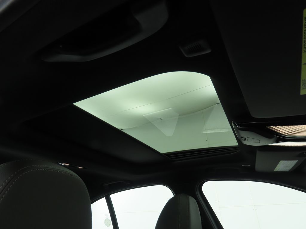 Thumbnail: 2026 BMW 3 Series - 17