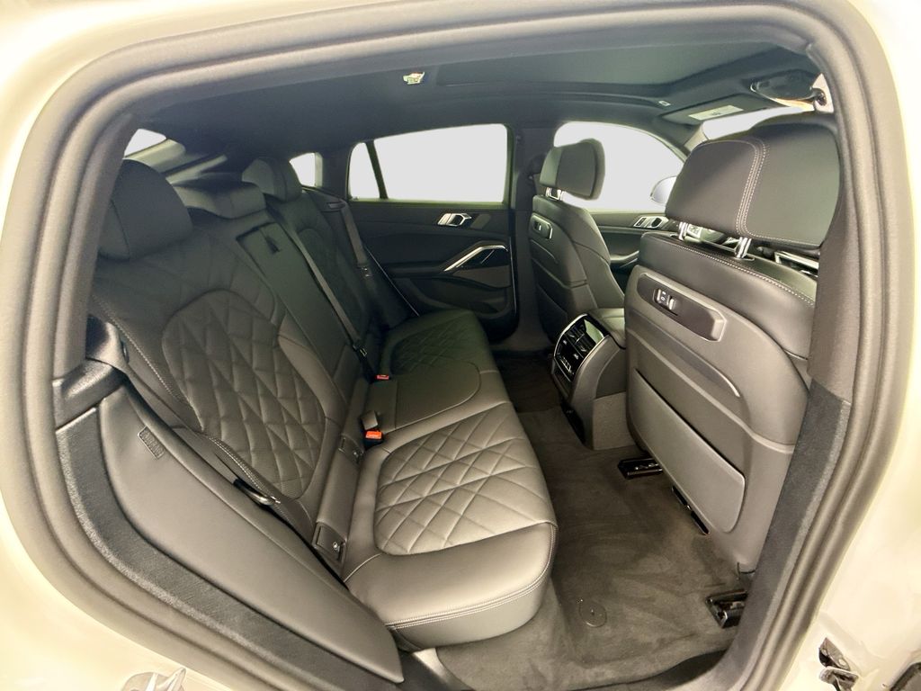 Thumbnail: 2026 BMW X6 - 21