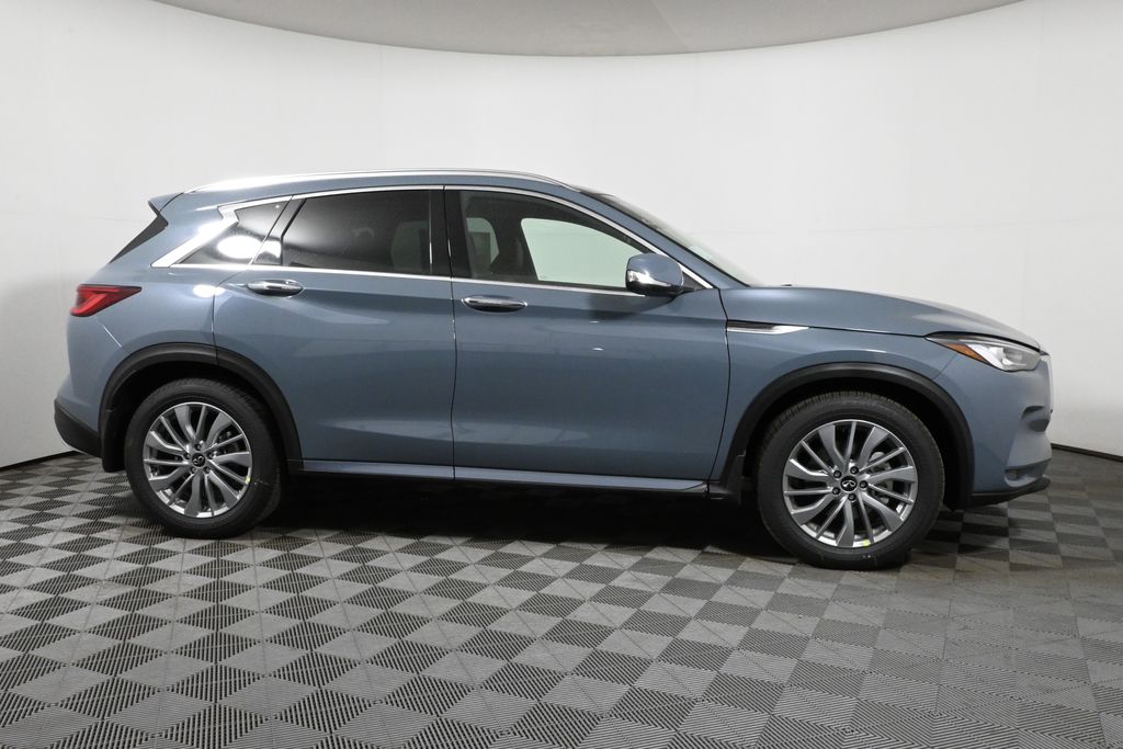 Thumbnail: 2025 INFINITI QX50 - 8