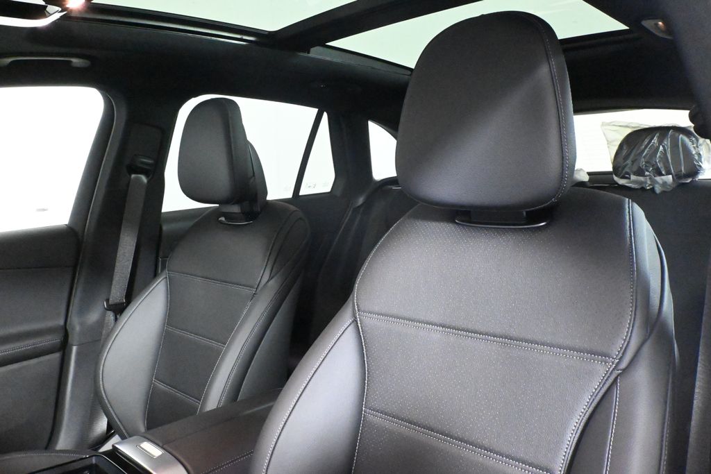 Thumbnail: 2026 Mercedes-Benz GLC - 15