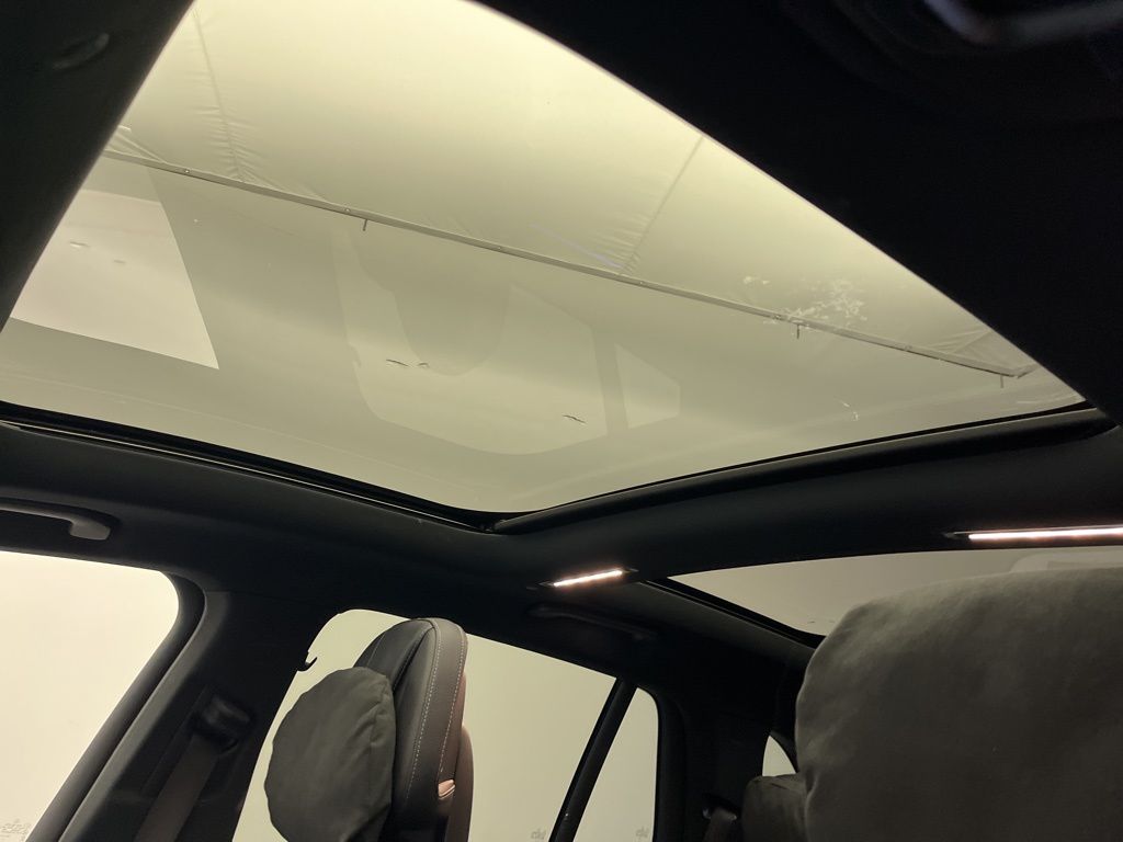 Thumbnail: 2023 Mercedes-Benz EQS - 22