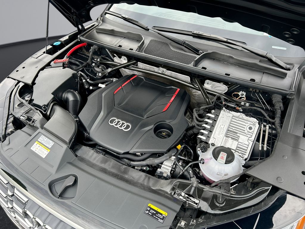 Thumbnail: 2024 Audi SQ5 - 14