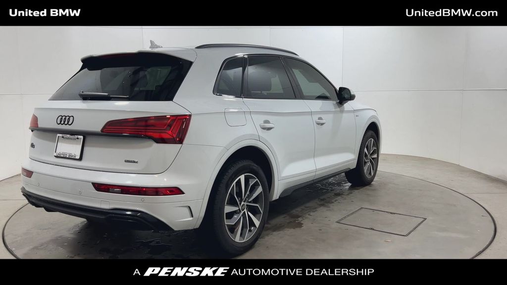 Thumbnail: 2024 Audi Q5 - 8