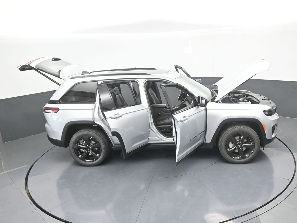 New 2025 Silver Zynith Jeep Limited image 64