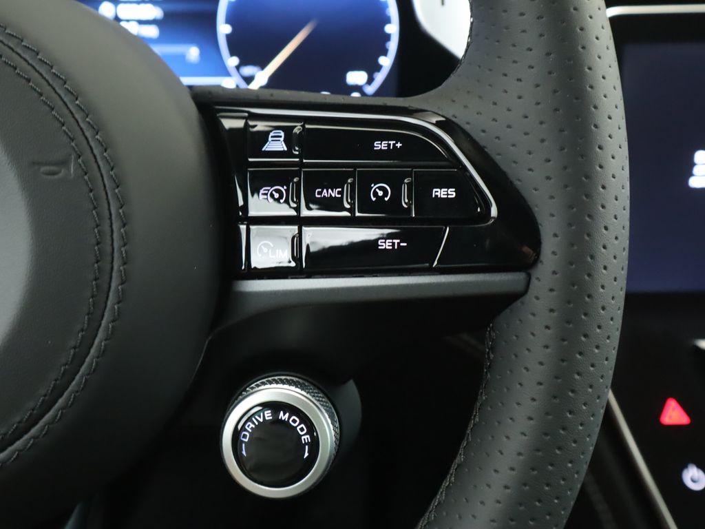 Thumbnail: 2025 Maserati Grecale - 12