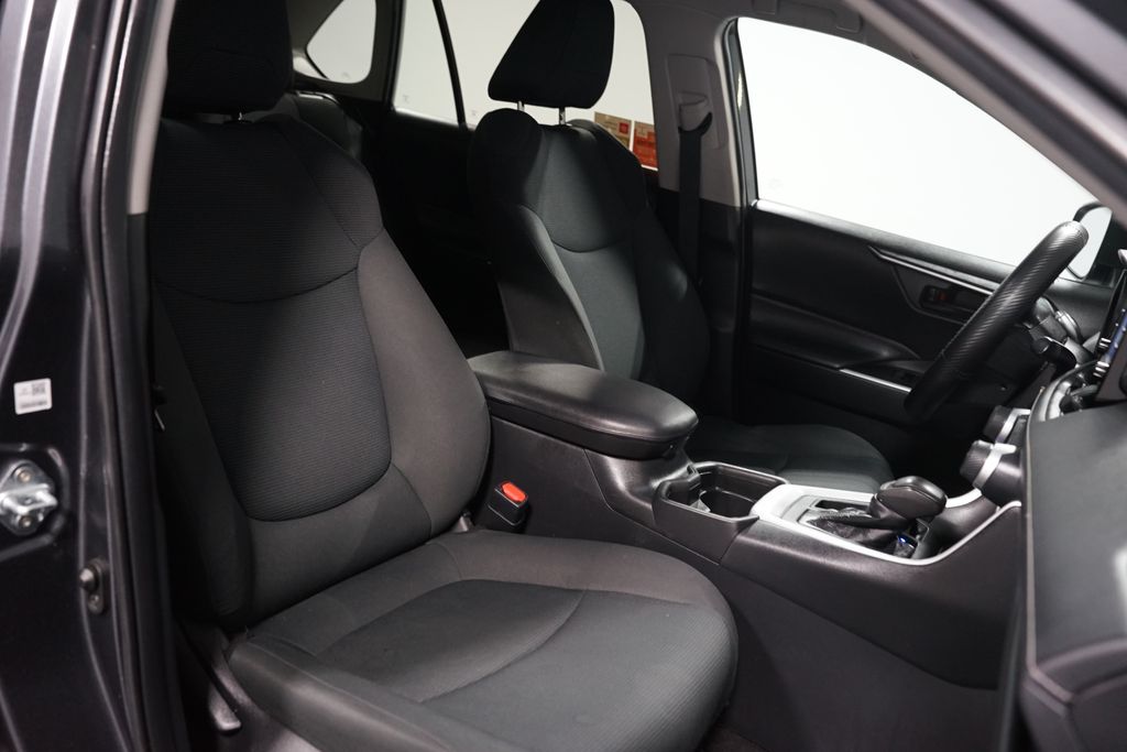 Thumbnail: 2021 Toyota RAV4 - 25