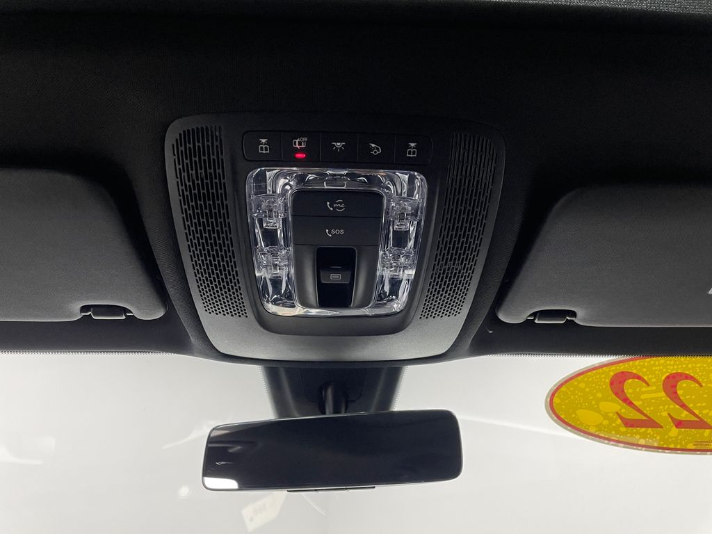 Thumbnail: 2022 Mercedes-Benz GLB - 32