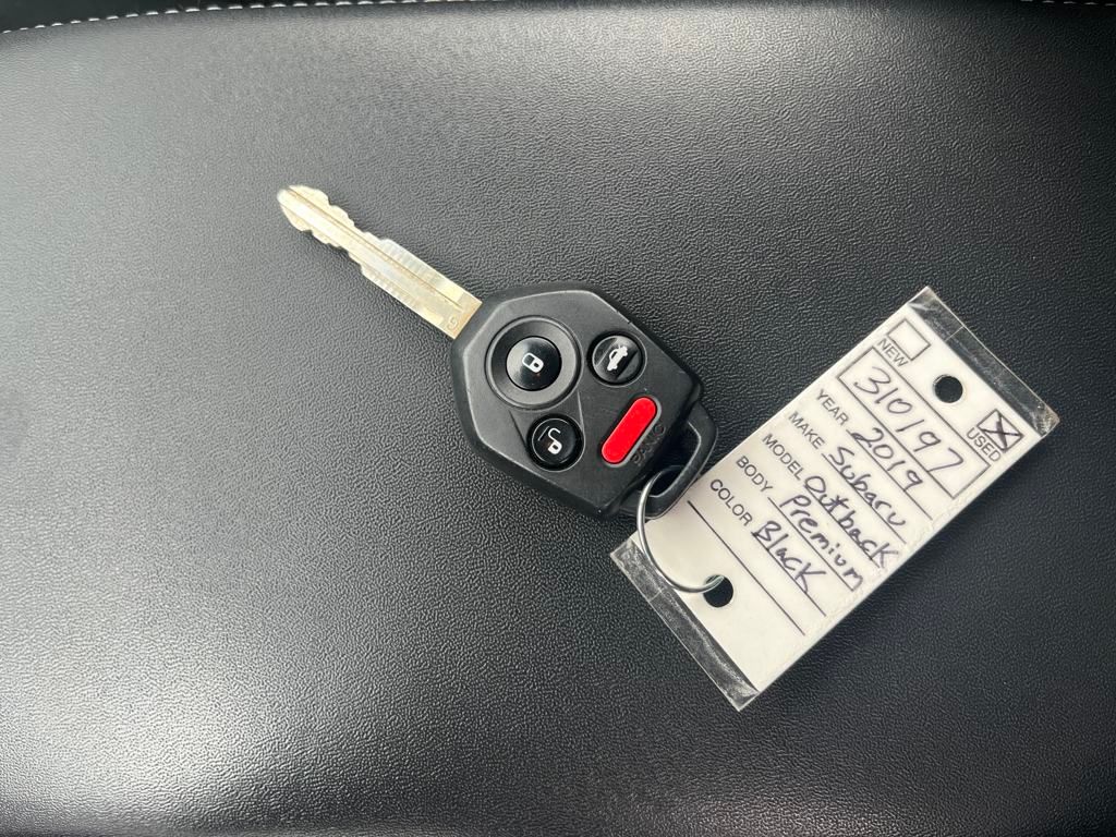 2019 Crystal Black Silica Subaru Outback 2.5i Premium AWD SUV