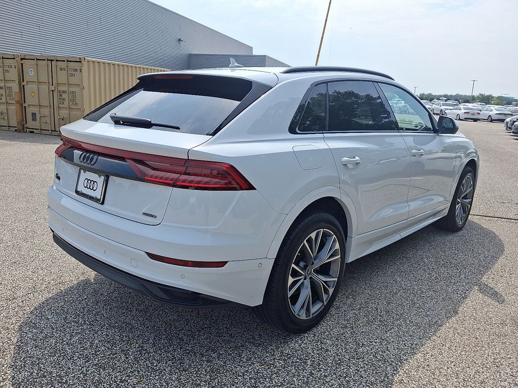 Thumbnail: 2021 Audi Q8 - 6