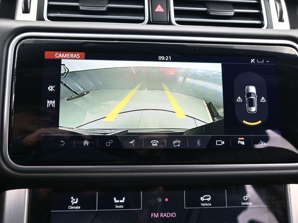 Used 2020 Black Land Rover HSE image 21