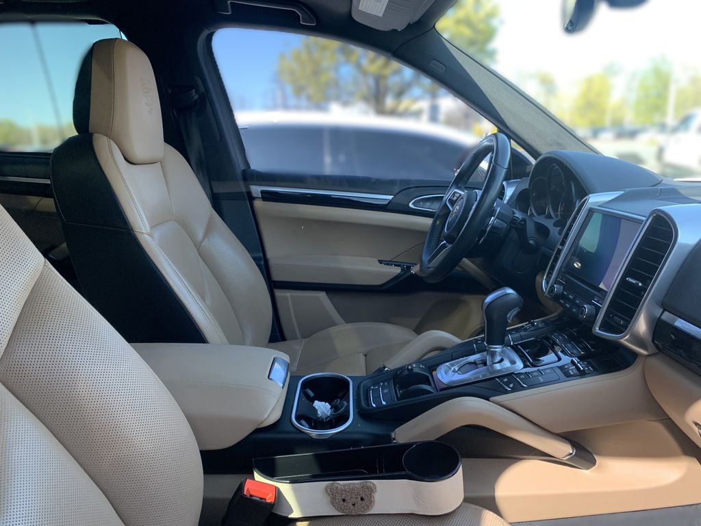 Thumbnail: 2017 Porsche Cayenne - 4