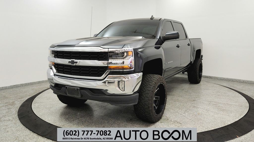 Gray (Graphite Metallic) 2017 Chevrolet Silverado 1500 LT Crew Cab RWD Pickup Truck 4X2 6-Speed Automatic Overdrive