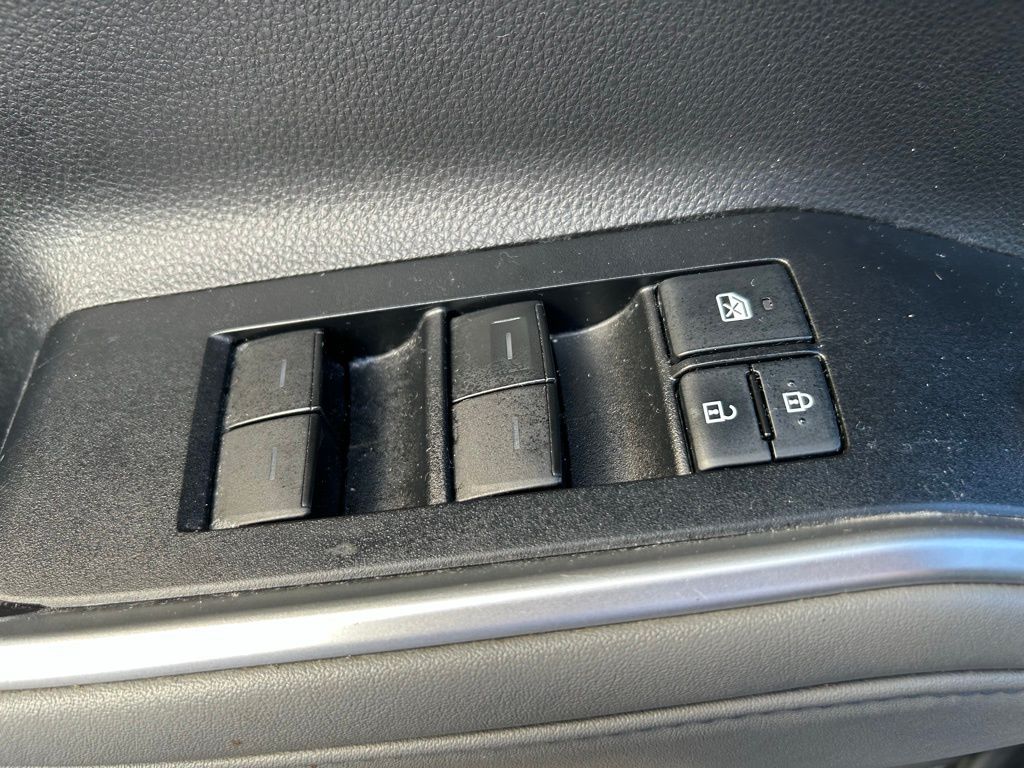Thumbnail: 2021 Toyota Highlander - 18