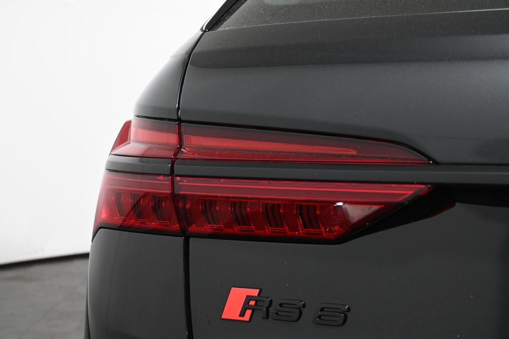 Thumbnail: 2026 Audi RS 6 - 12