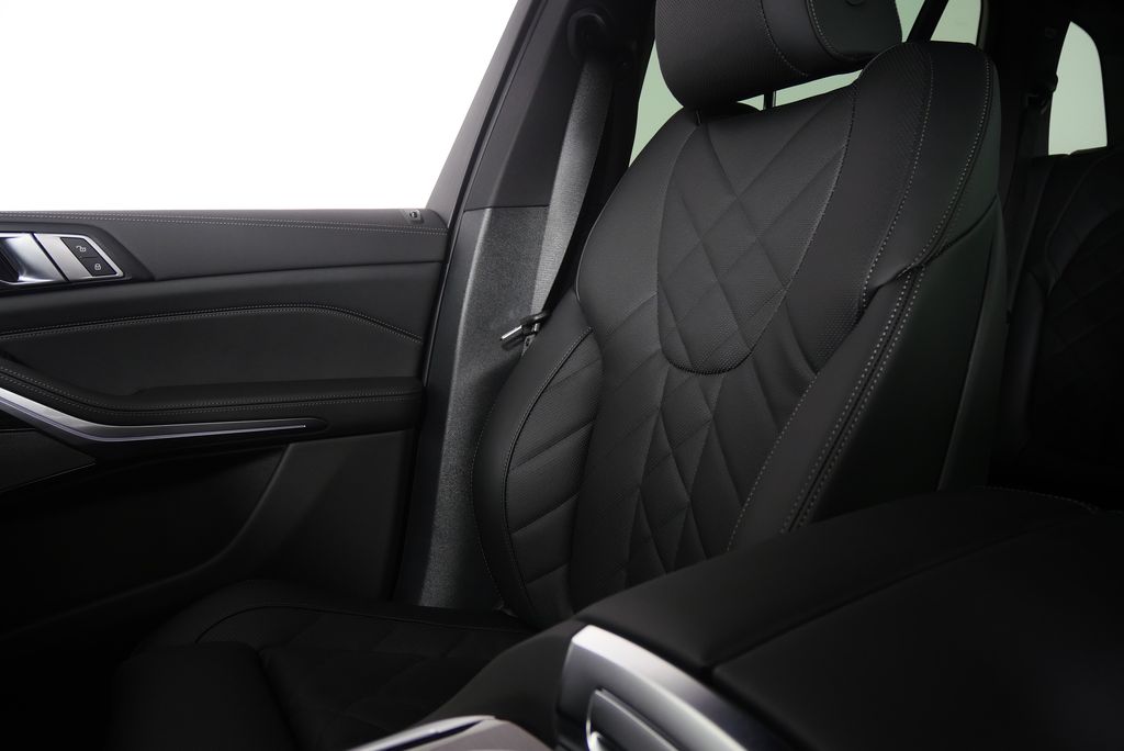 Thumbnail: 2026 BMW X5 - 23