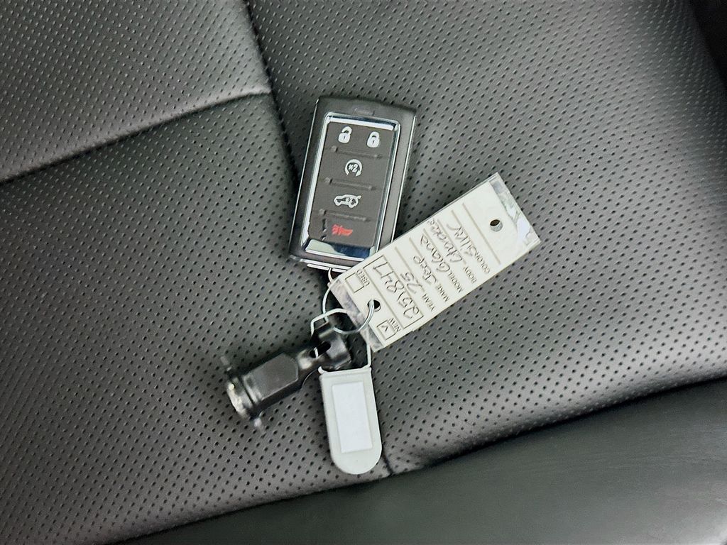 New 2025 Silver Jeep Overland image 20