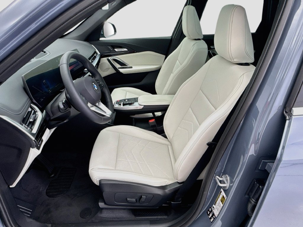 Thumbnail: 2027 BMW X1 - 18