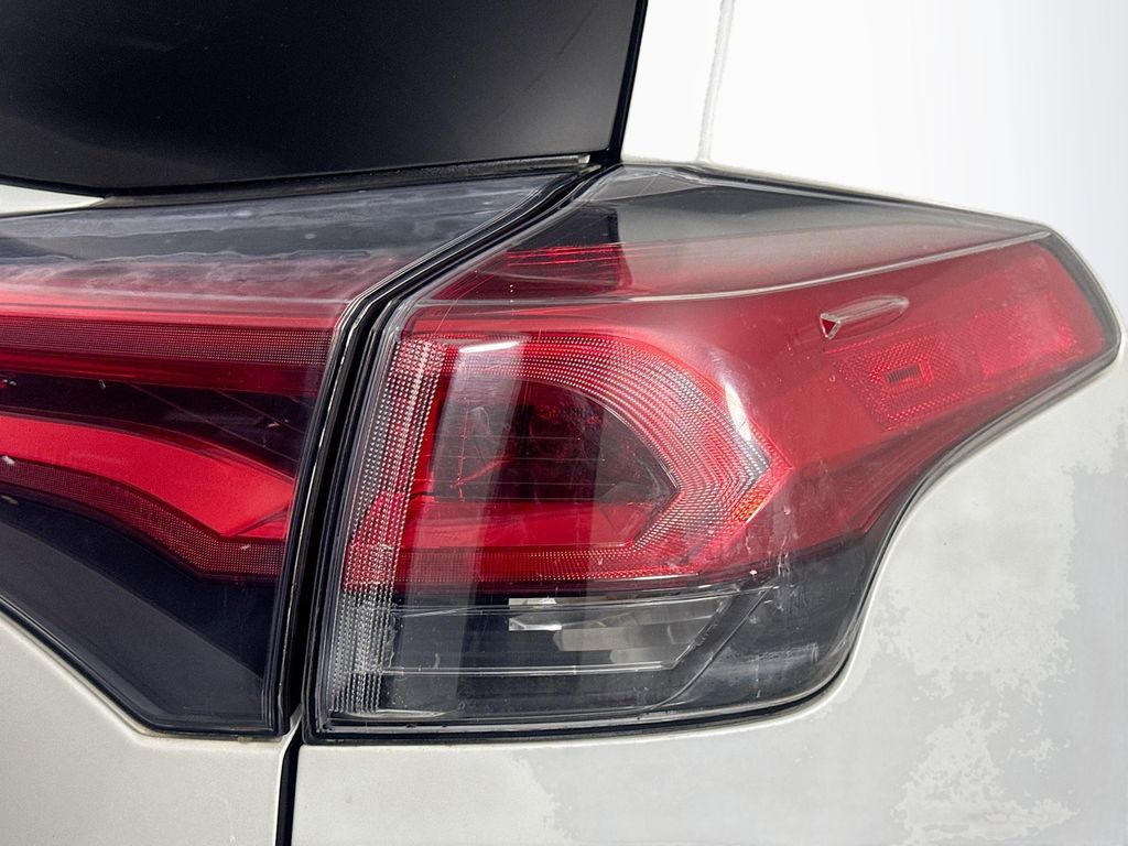 Used Car 2018 Toyota Rav4  For Sale Under $25,000 In Austin, Texas