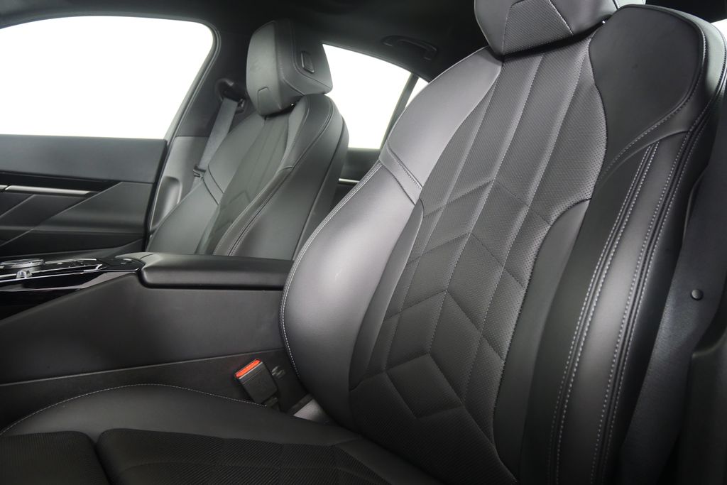 Thumbnail: 2026 BMW 5 Series - 10