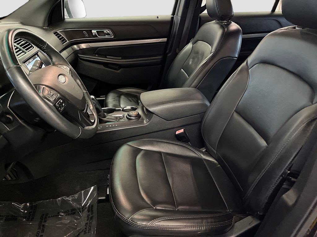 Used 2019 Black Ford XLT image 21