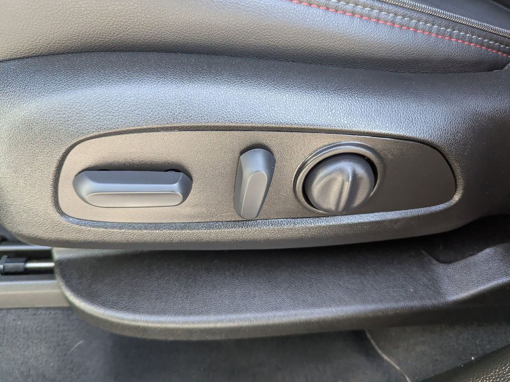 used 2022 Chevrolet Traverse car, priced at $29,593