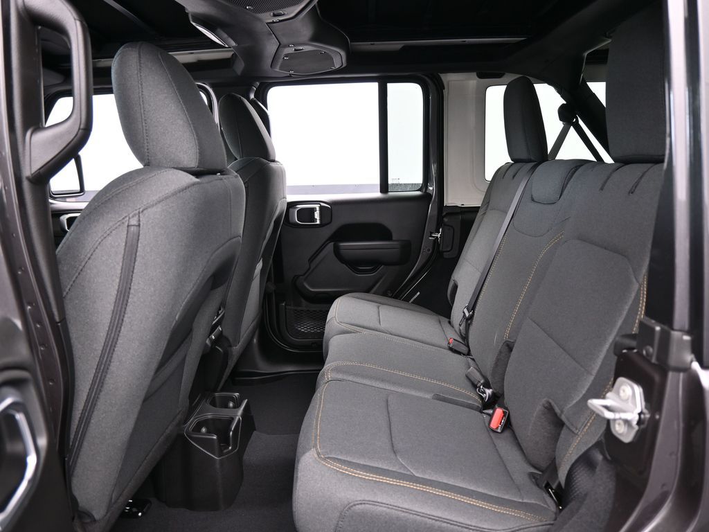 New 2026 Granite Crystal Metallic Clearcoat Jeep Sport S image 28