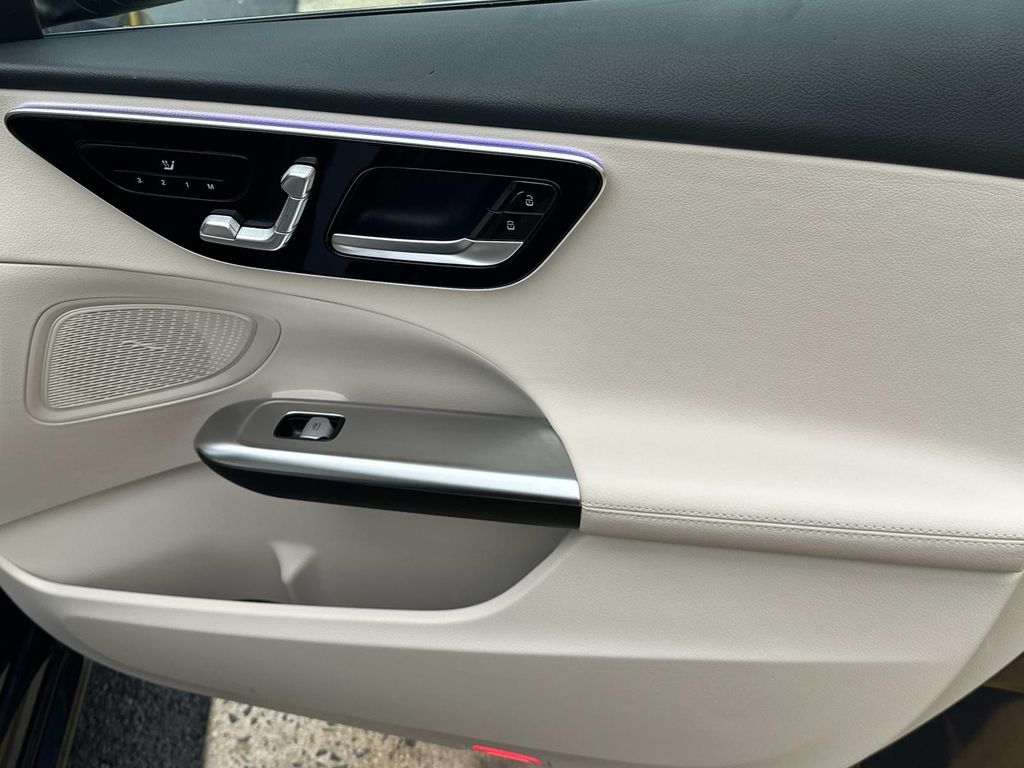 Thumbnail: 2025 Mercedes-Benz C-Class - 20