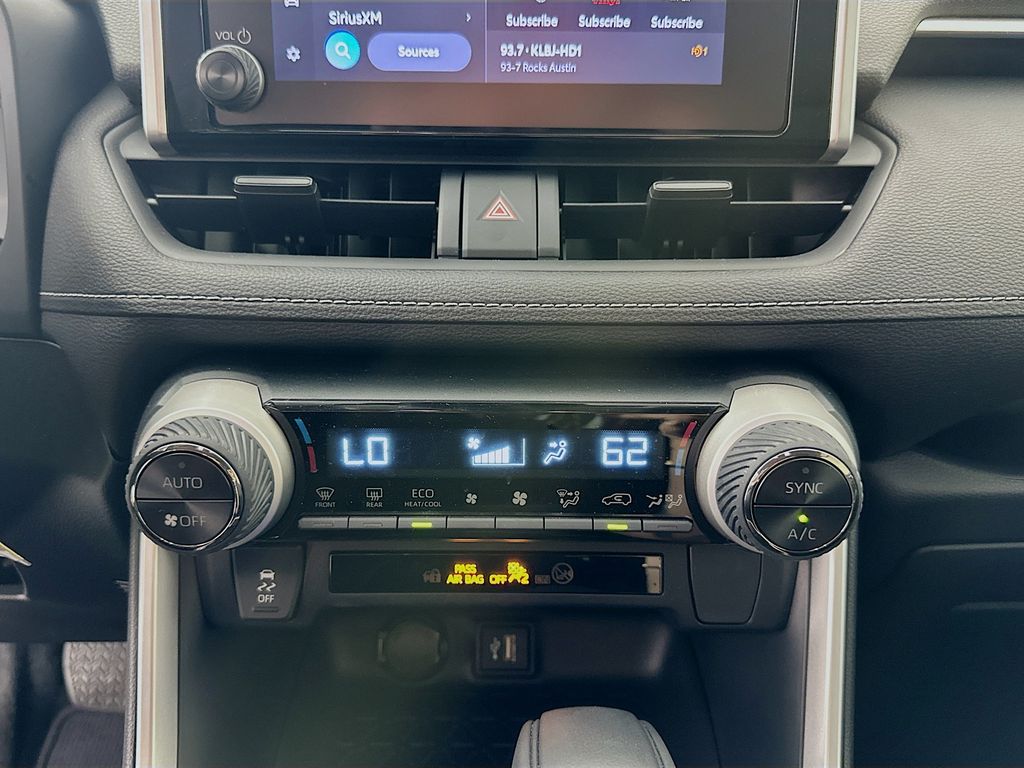 Thumbnail: 2025 Toyota RAV4 - 15