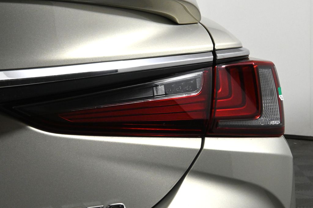 2025 Lexus ES 350 13