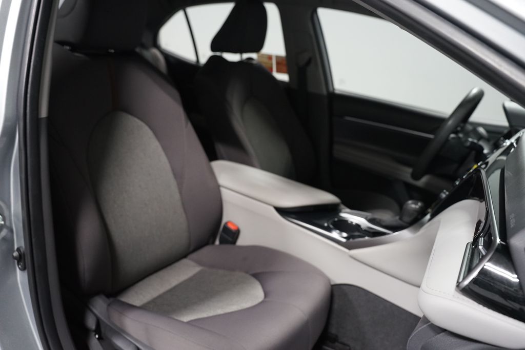 Thumbnail: 2020 Toyota Camry - 24