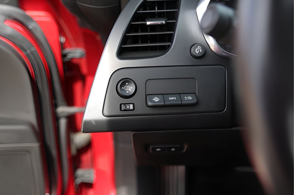 Used 2015 Red Chevrolet Stingray Z51 image 18