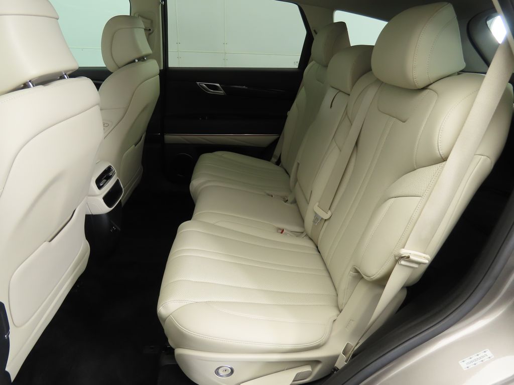 Thumbnail: 2021 Genesis GV80 - 21