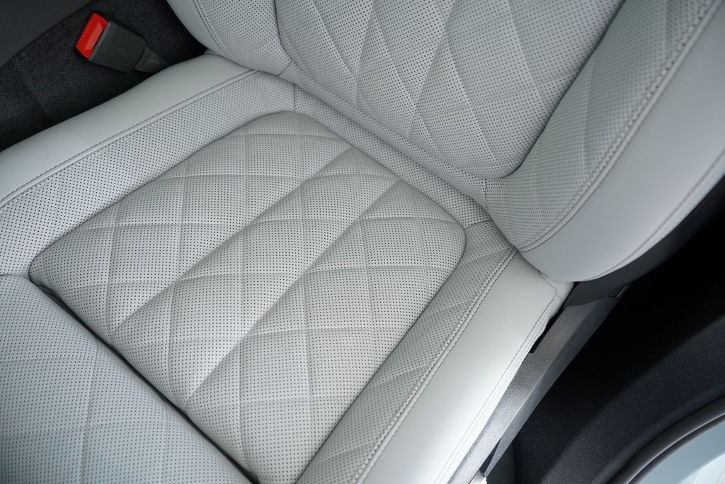 Thumbnail: 2026 BMW X6 - 10