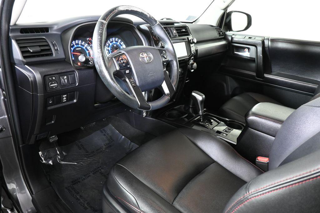 Thumbnail: 2016 Toyota 4Runner - 14