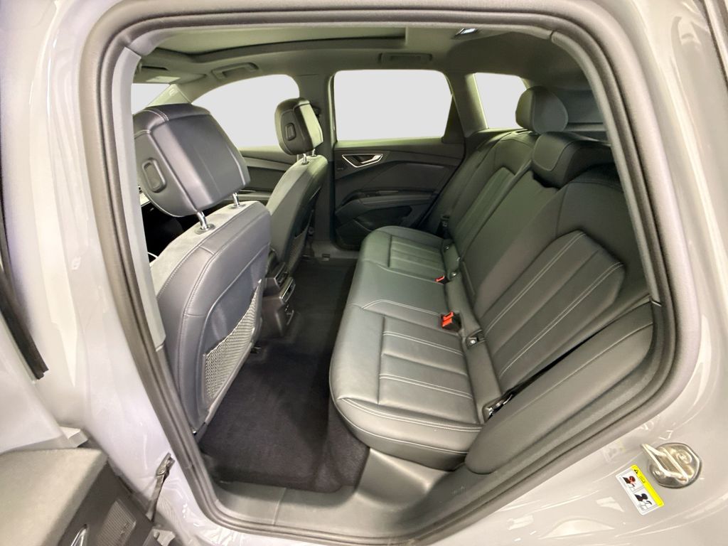 Thumbnail: 2023 Audi Q4 e-tron - 20