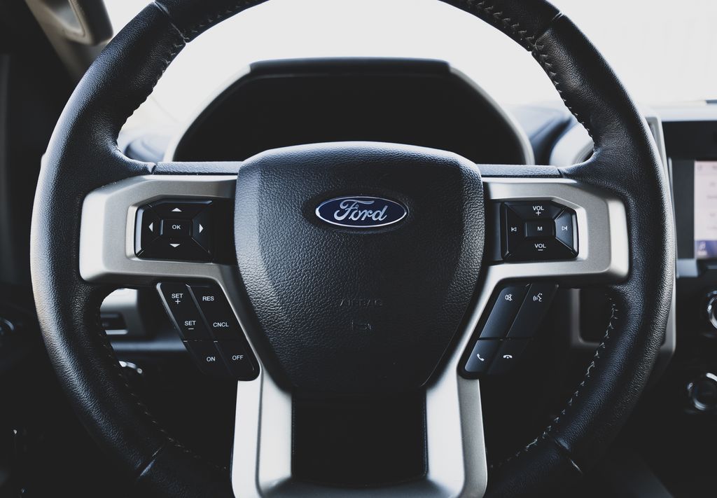 View vehicle photo 6