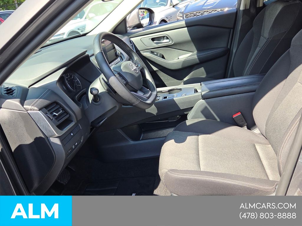 Used 2025 Gray Nissan SV image 15
