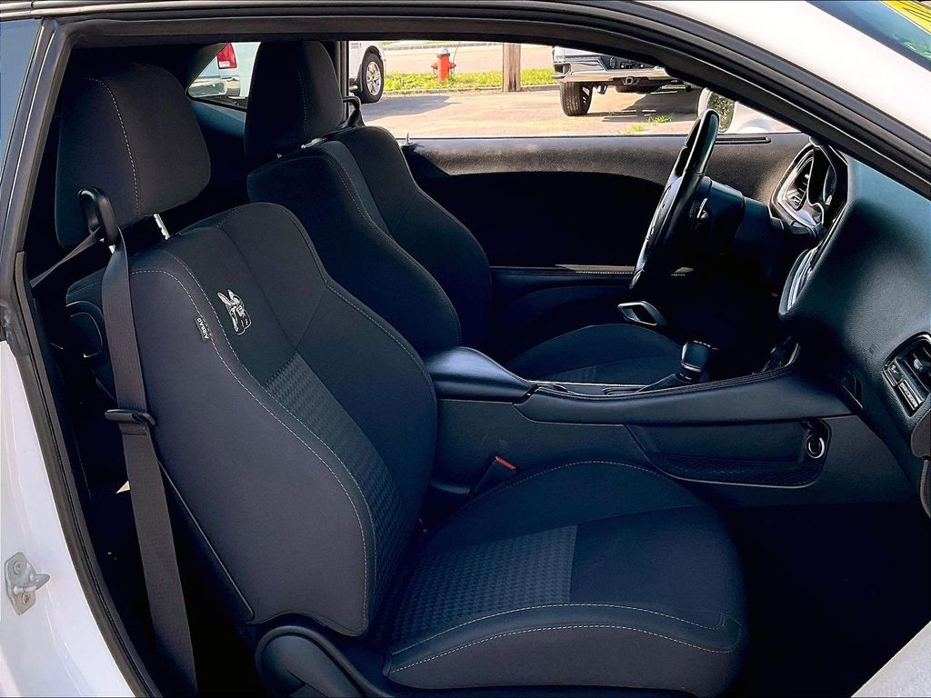 2019 Dodge Challenger — photo 11