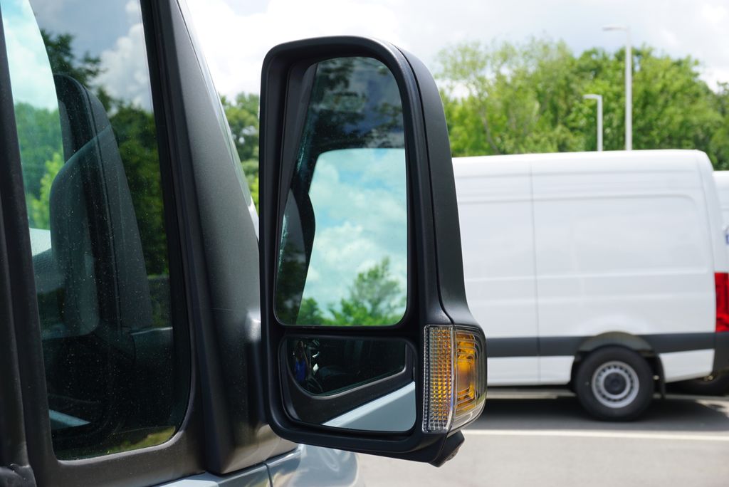 Thumbnail: 2025 Mercedes-Benz Sprinter - 12