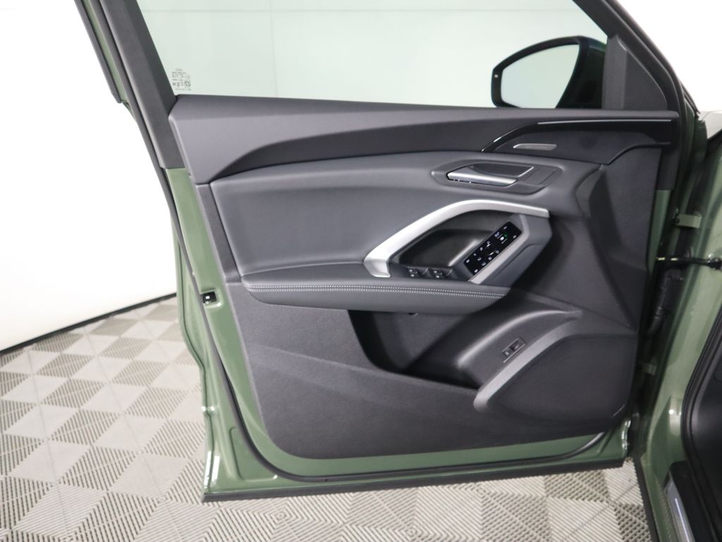 Thumbnail: 2025 Audi Q5 - 25